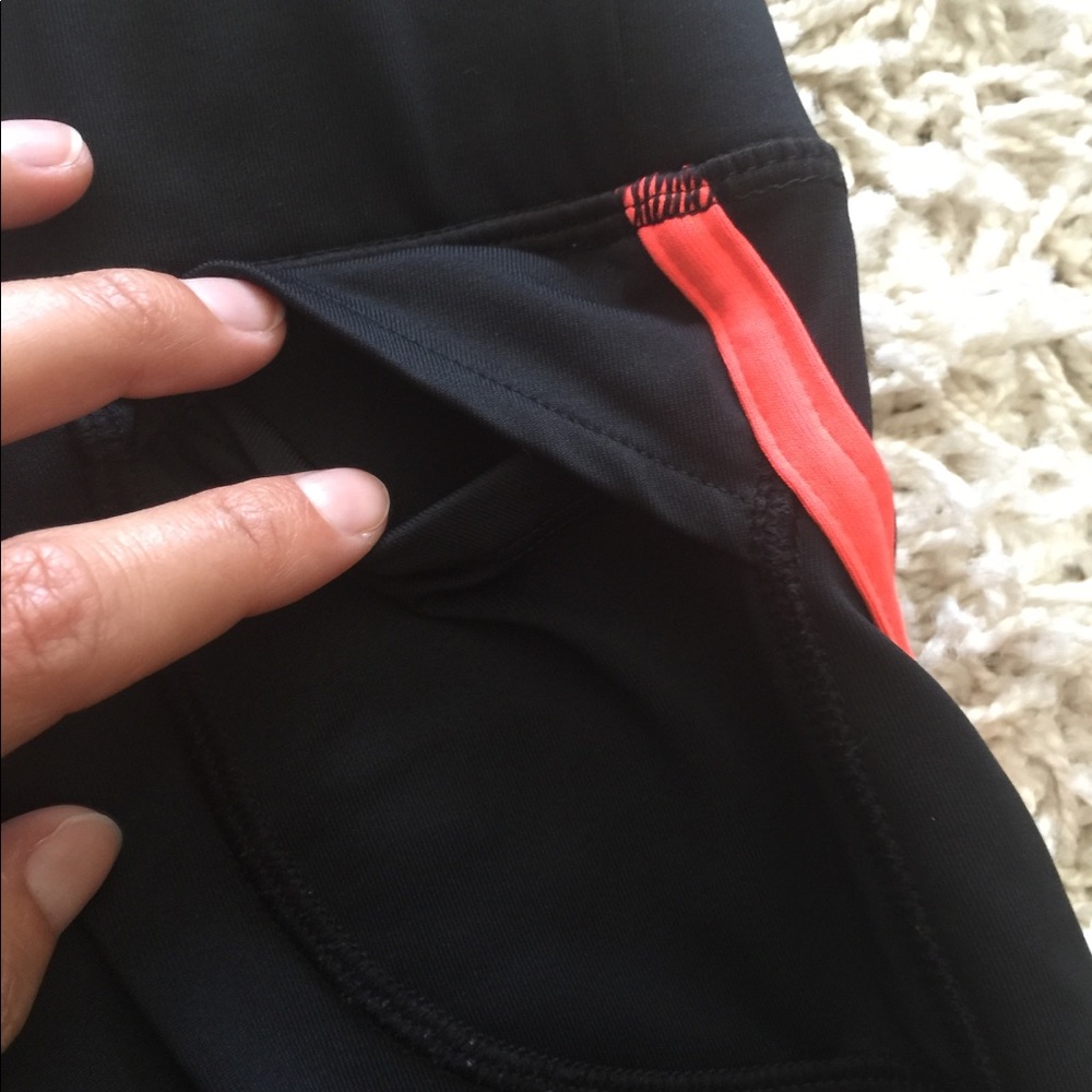 Workout capris - Picture 3 of 3
